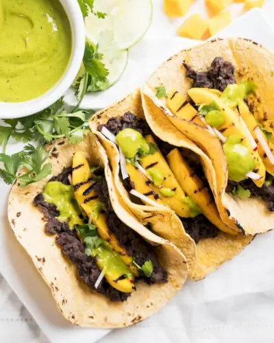Tacos de manga grelhada com molho de sonho | Yumpulse