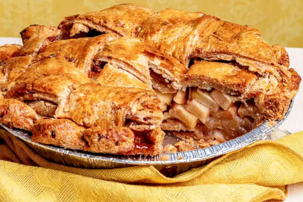 Torta di mele e formaggio cheddar di segale
