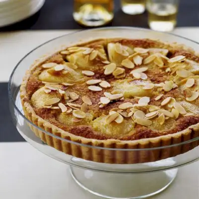 Crostata con crema di pere e mandorle