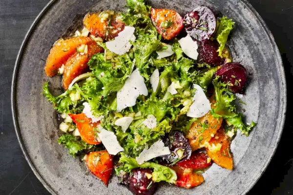 Ensalada de cítricos Puntarelle con remolacha asada