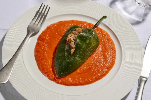 Poblanos ripieni di picadillo dolce