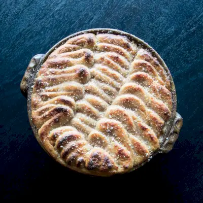 Pastiersky koláč z divokých húb so zemiakovo-gaštanovou polevou