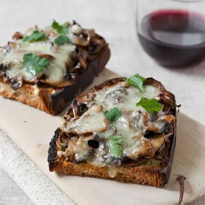 Huba a Fontina Crostini