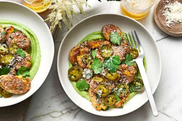 Knusprige Kartoffeln mit Avocado-Salsa-Rezept