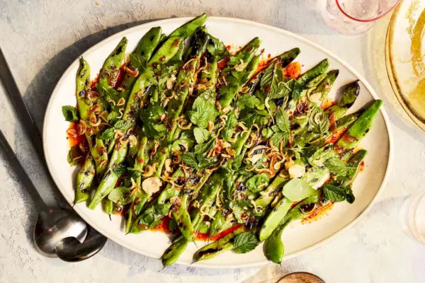 Gegrillte flache Bohnen mit Agrodolce