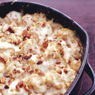 Couve Flor Gratinada com Manchego e Molho de Amêndoas
