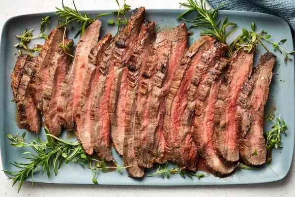 London Broil mit Rosmarin und Thymian