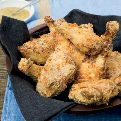 Gebratenes Hähnchen mit Honigsenf