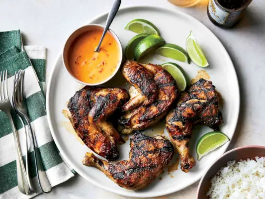 Pollo alla griglia con riso al cocco e salsa al lime cileno