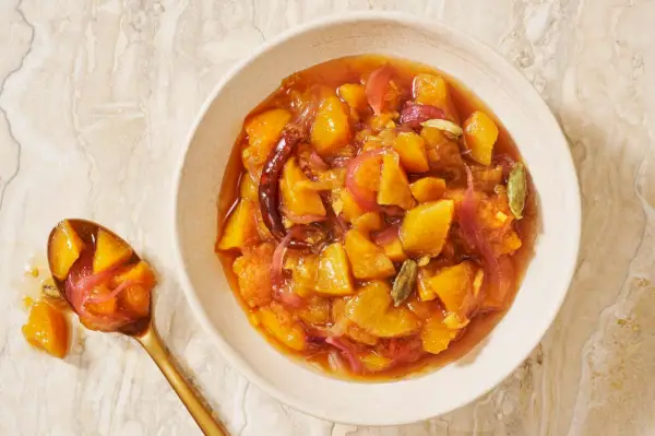 Broskyňové chutney
