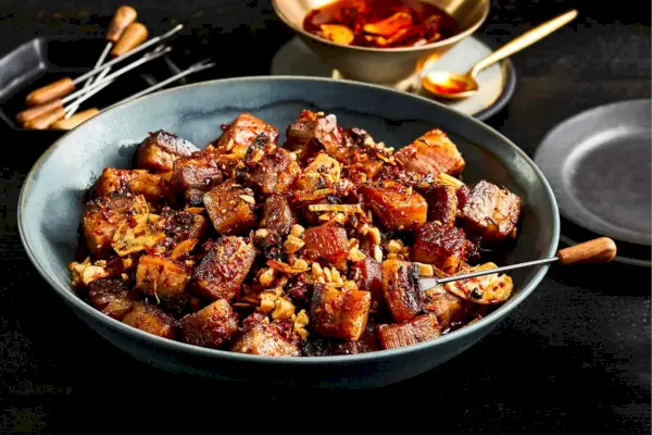 Bouchées de bacon glacé croustillant au Chili