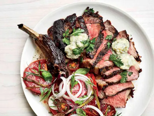 Rib Eye de doble corte con mantequilla dulce de gorgonzola