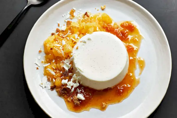 Labneh Panna Cotta mit Orangenblüten-Granita-Rezept