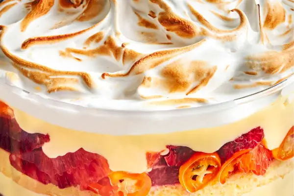 Maismehlkuchen-Trifle mit Sabayon und kandierten Kumquats