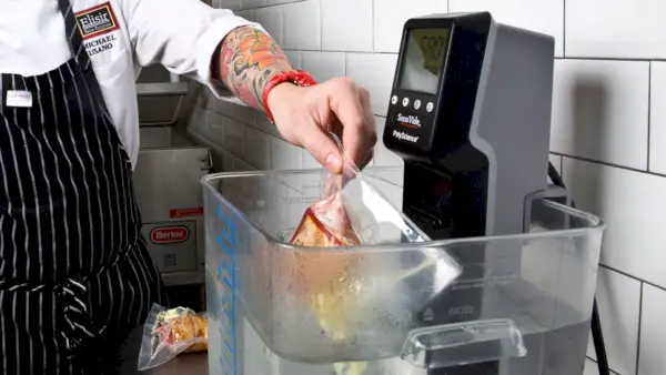 tatuagem-chef-cozinhando-sous-vide-FT-BLOG0617.webp