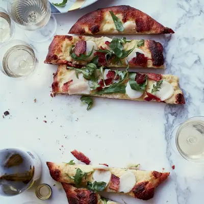 Pizza z Przegrzebkiem i Bekonem (40 minut)
