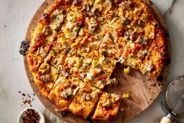 Pizza w stylu tawerny