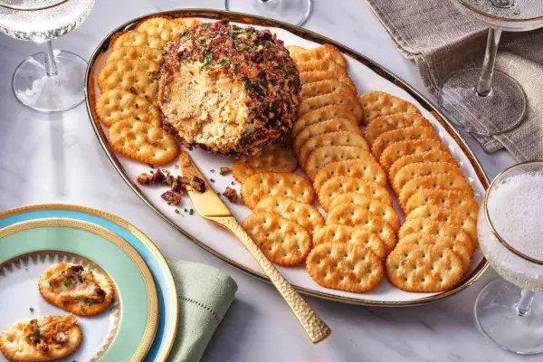 Klassischer Cheeseball