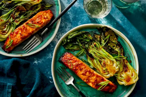 Vzduchová fritéza losos s baby bok choy