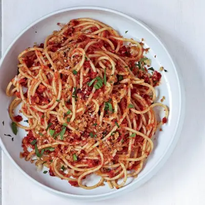 Dzień 19: Spaghetti z pesto z suszonych pomidorów i migdałów