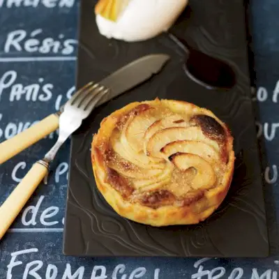 Torta de Maçã com Creme de Amêndoa