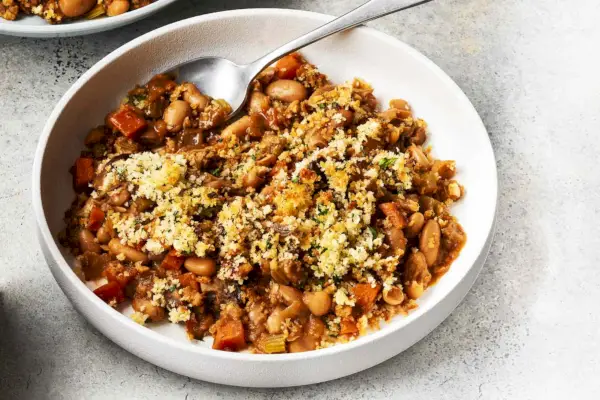 Cassoulet de feijão branco e cogumelos