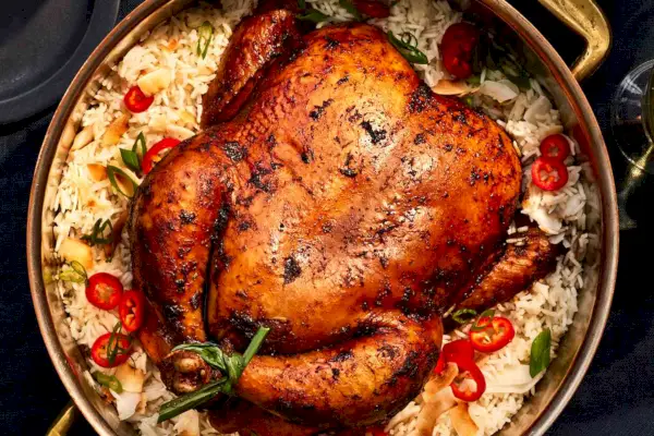 Frango com capim-limão e arroz