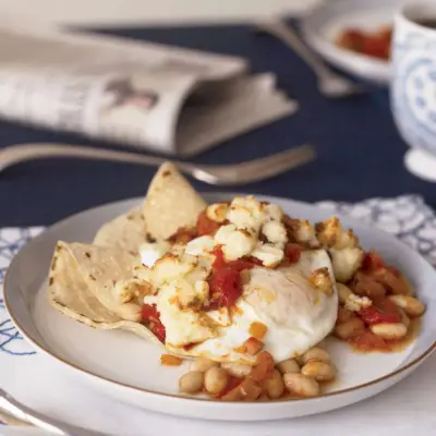 Weiße Bohnen Huevos Rancheros