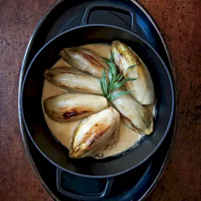 Dusená endive v smotanovej omáčke