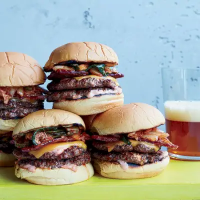 Burgers so slaninou a kimchi