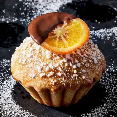 Schokoladencreme- und Orangen-Brioche-Brötchen
