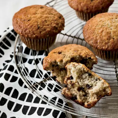 Schokoladenstückchen-Bananen-Muffins