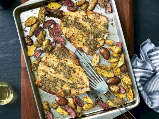 Branzino und Fingerlinge mit Kräuterkruste aus der Provence