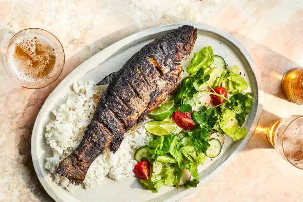 Frittierter Fisch nach salvadorianischer Art