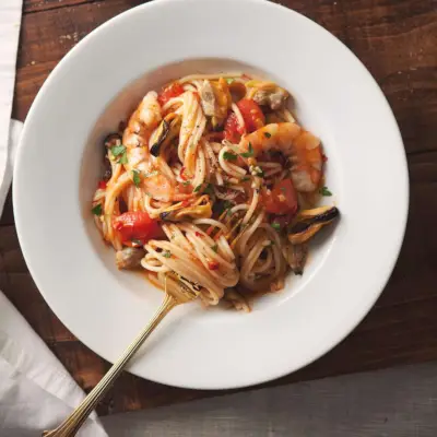 Spaghetti mit Muscheln, Venusmuscheln und Garnelen