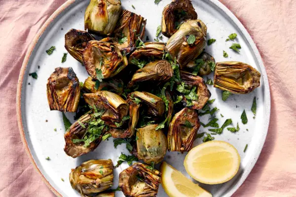 Alcachofras Assadas com Salsa e Receita de Hortelã
