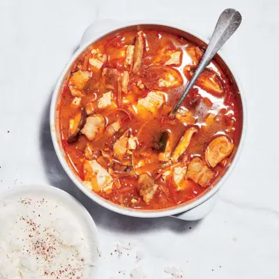 Pikantny gulasz kimchi tofu