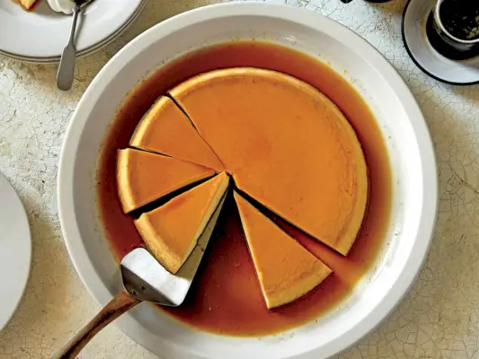 Spálený karamelový flan