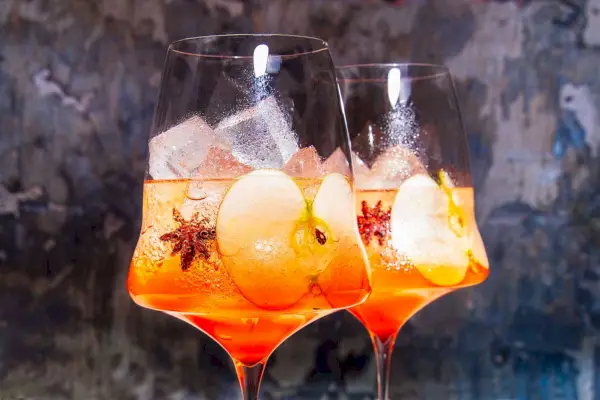 CIDRA DE MAÇÃ APEROL SPRITZ
