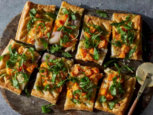 Tarte aux courges d'hiver et échalotes