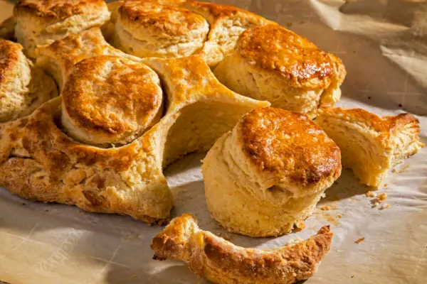 Biscuits cuits avec les chutes de pâte