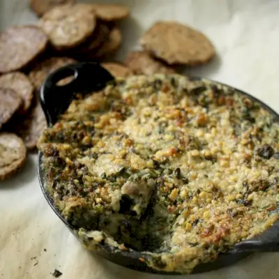 Warmer Dip aus Grünkohl und weißen Bohnen