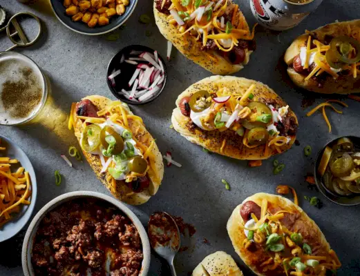 Najlepsze hot dogi z dodatkiem chili