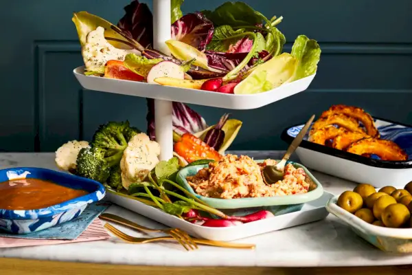 Półmisek Fall Crudites z serem Pimiento i dipem Shiro Miso