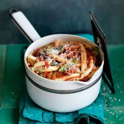 Fusilli mit Sommertomatensauce