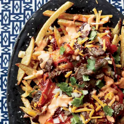 Frytki z Bulgogi i Karmelizowanym Kimchi