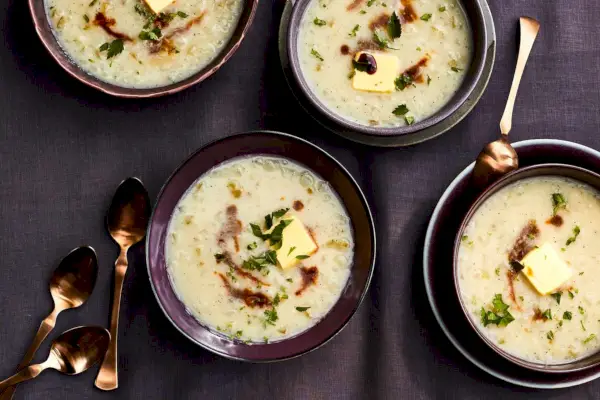 Sopa cremosa de puré de patatas con dashi
