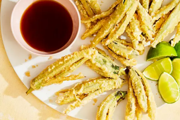 Okra Tempura Z Limonkowym Sosem Fonzu