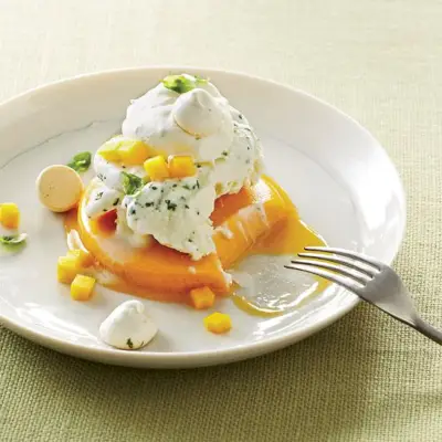 Mango-Basilikum Vacherin. Foto © Kate Mathis