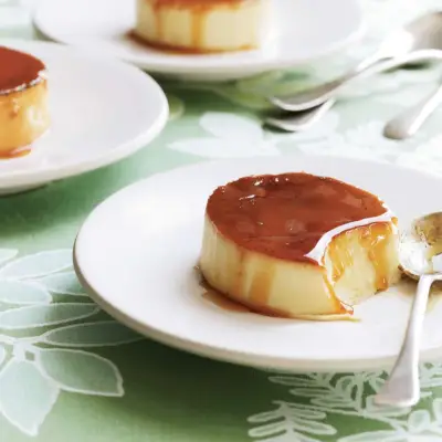 Gefrorene Karamellcreme